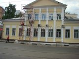 Покраска фасада здания вторым слоем