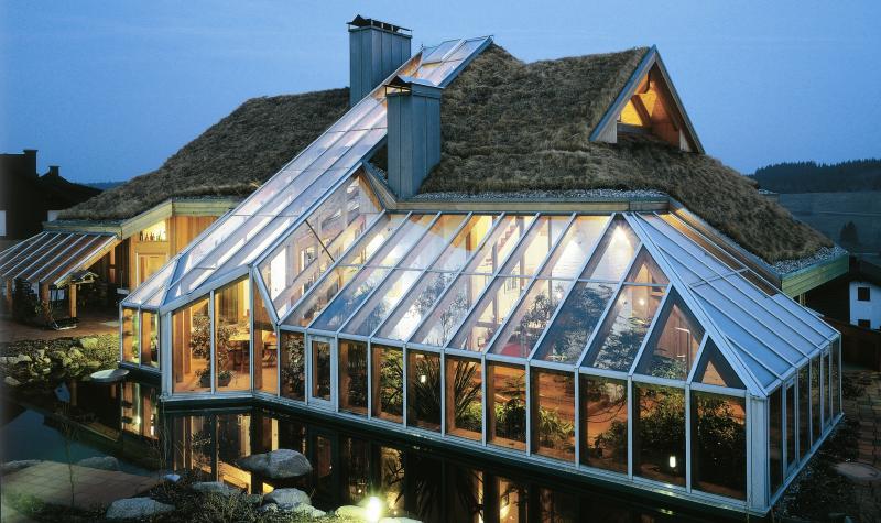 крыша дома из стекла