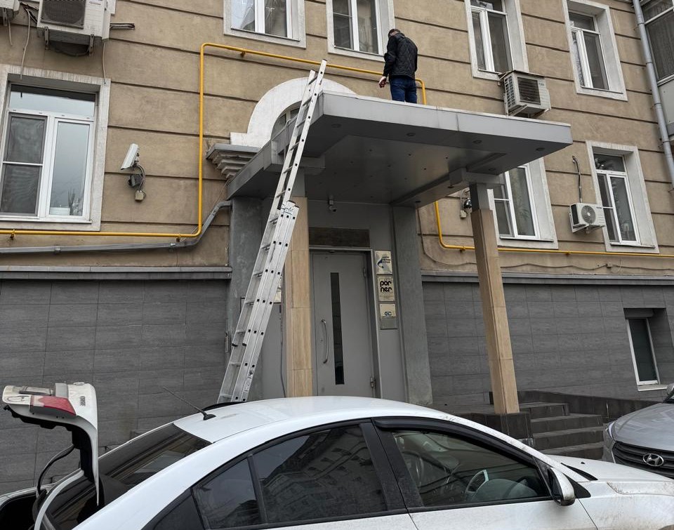 ремонт козырька